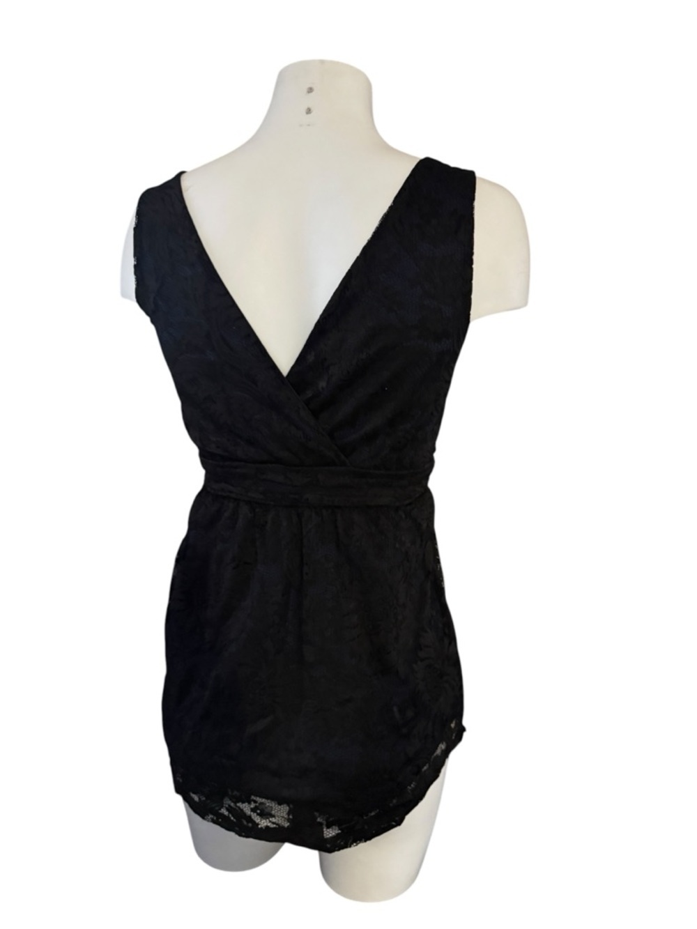 Ricki’s Lace overlay Top, V neck, Dressy or casual. Sz XS, good condition - Picture 4 of 7